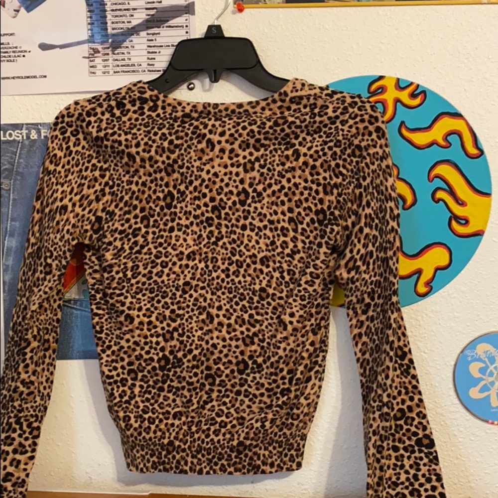 divided sweater - Picture 2 of 5